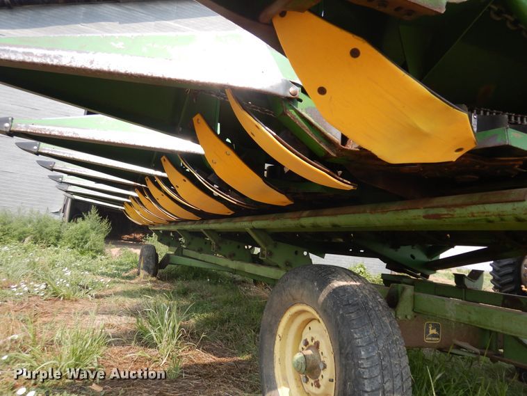 image for item KU9384 John Deere 853A  all-crop head