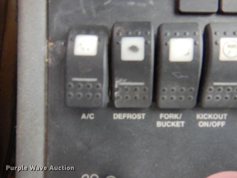 image for item DK8064 2002 Caterpillar 924G  wheel loader