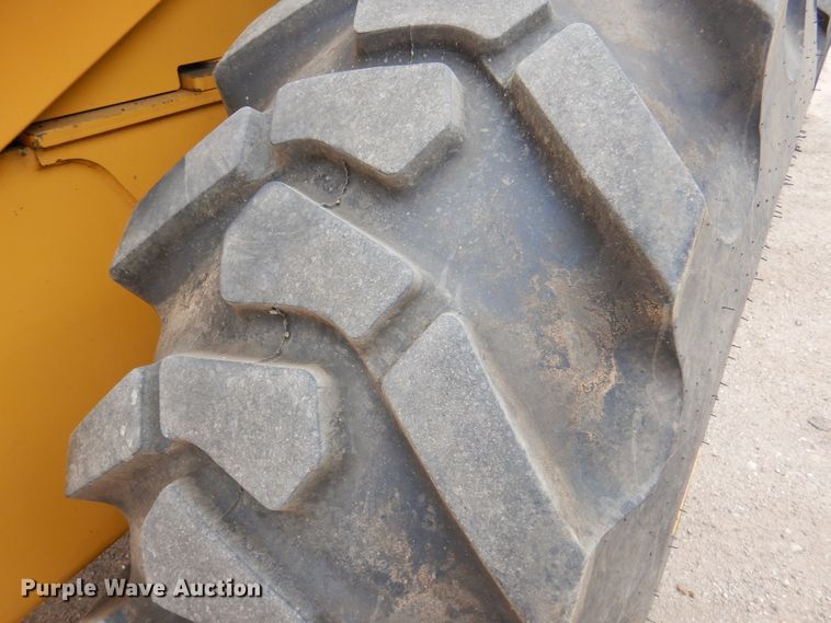 image for item DK8064 2002 Caterpillar 924G  wheel loader