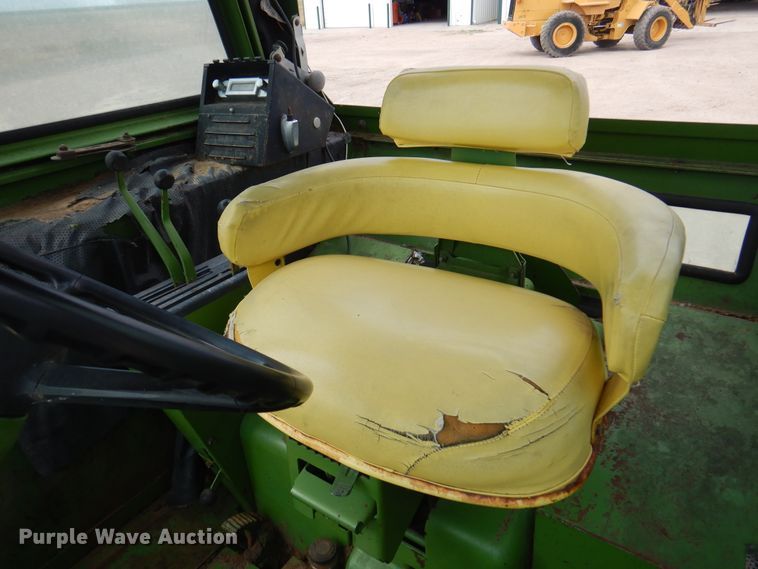 image for item DK8065 1972 John Deere 4020  tractor