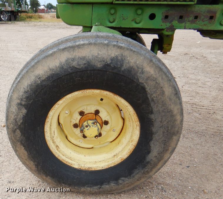 image for item DK8065 1972 John Deere 4020  tractor