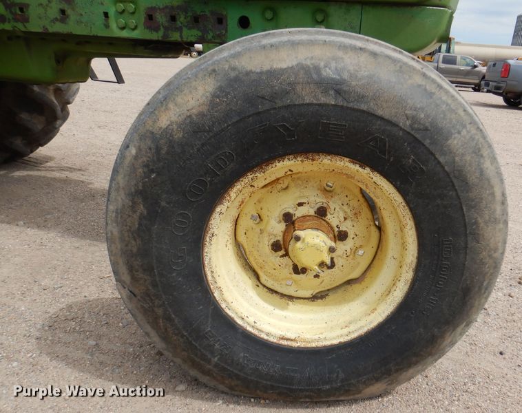 image for item DK8065 1972 John Deere 4020  tractor