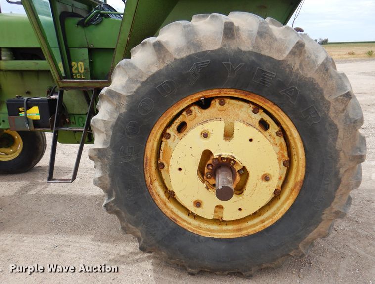 image for item DK8065 1972 John Deere 4020  tractor