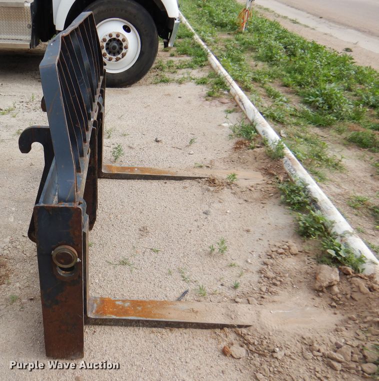 image for item DK8066 Caterpillar 174  5'L forks