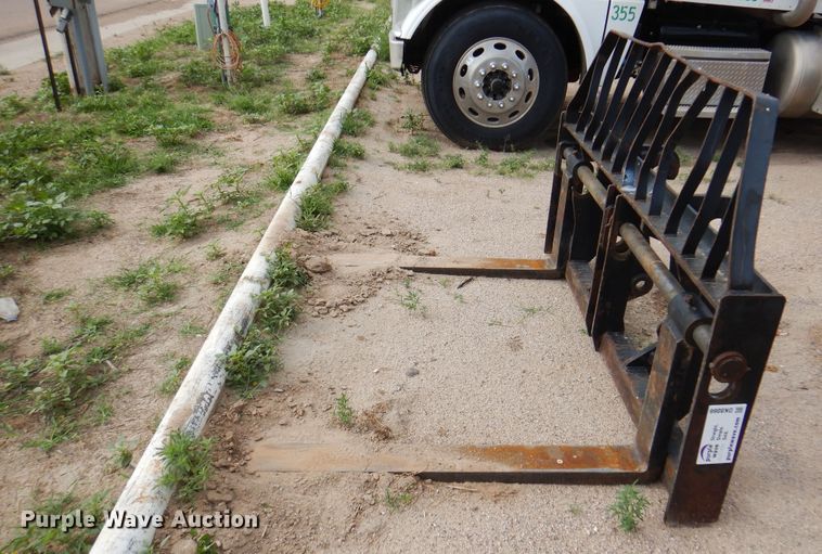 image for item DK8066 Caterpillar 174  5'L forks