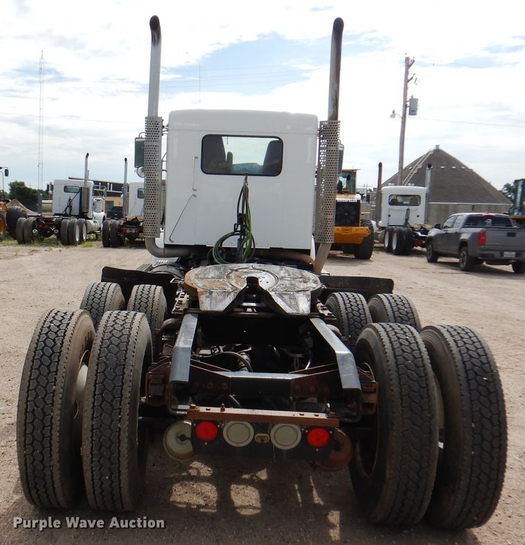 image for item DK8067 2011 Kenworth W900  semi truck