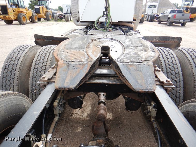 image for item DK8067 2011 Kenworth W900  semi truck