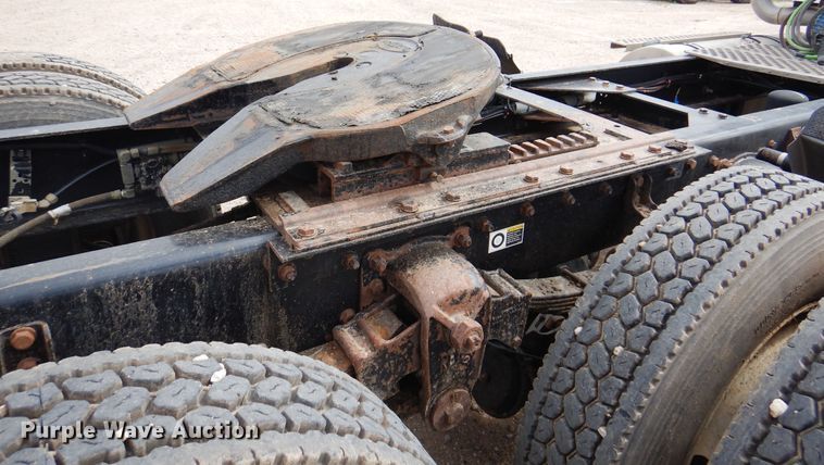 image for item DK8067 2011 Kenworth W900  semi truck