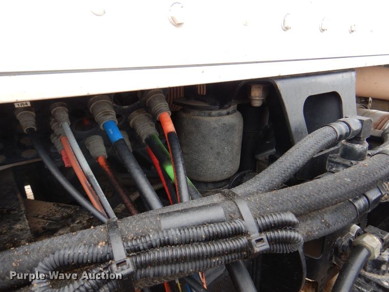 image for item DK8067 2011 Kenworth W900  semi truck