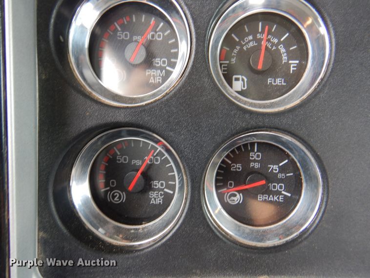 image for item DK8067 2011 Kenworth W900  semi truck