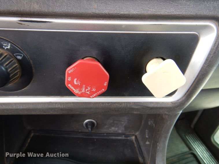 image for item DK8067 2011 Kenworth W900  semi truck