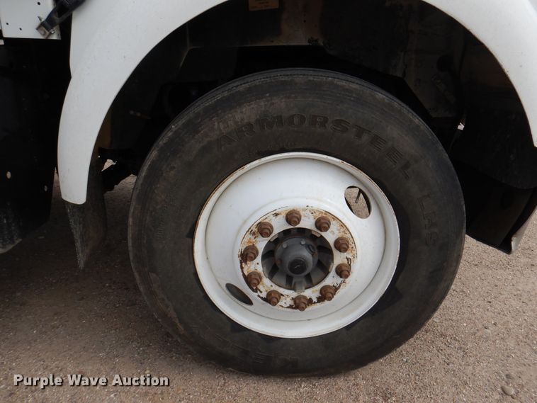 image for item DK8067 2011 Kenworth W900  semi truck