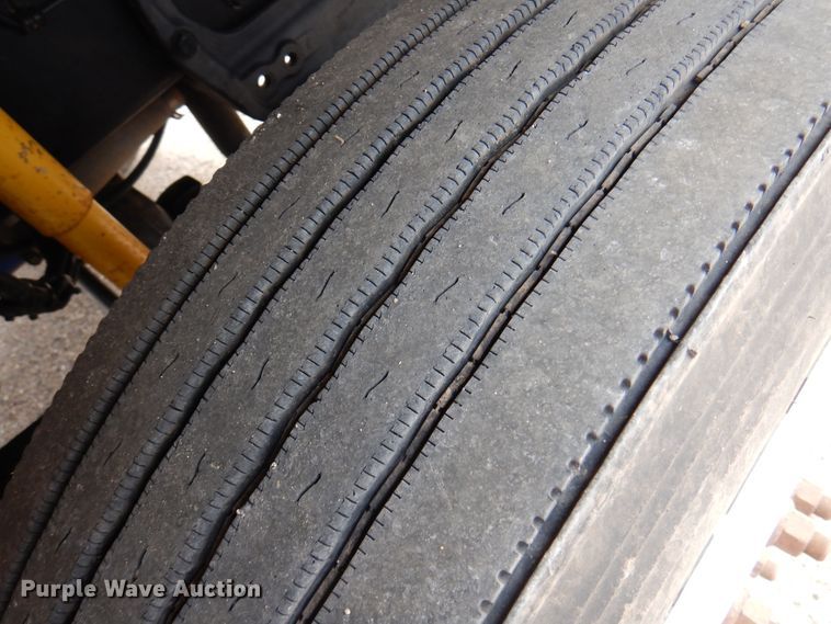 image for item DK8067 2011 Kenworth W900  semi truck