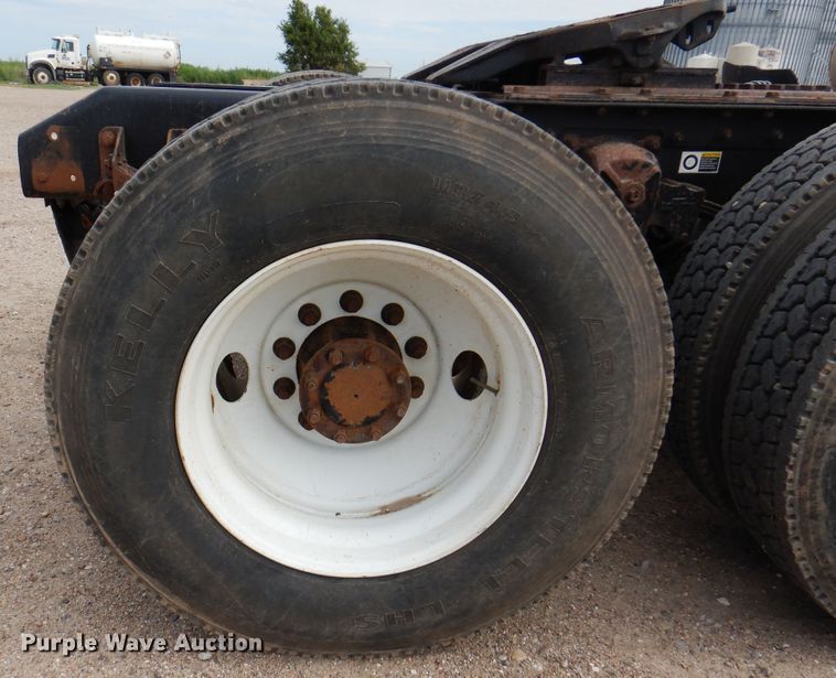 image for item DK8067 2011 Kenworth W900  semi truck