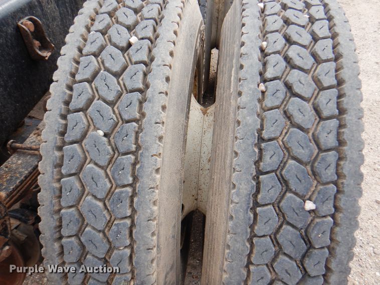 image for item DK8067 2011 Kenworth W900  semi truck