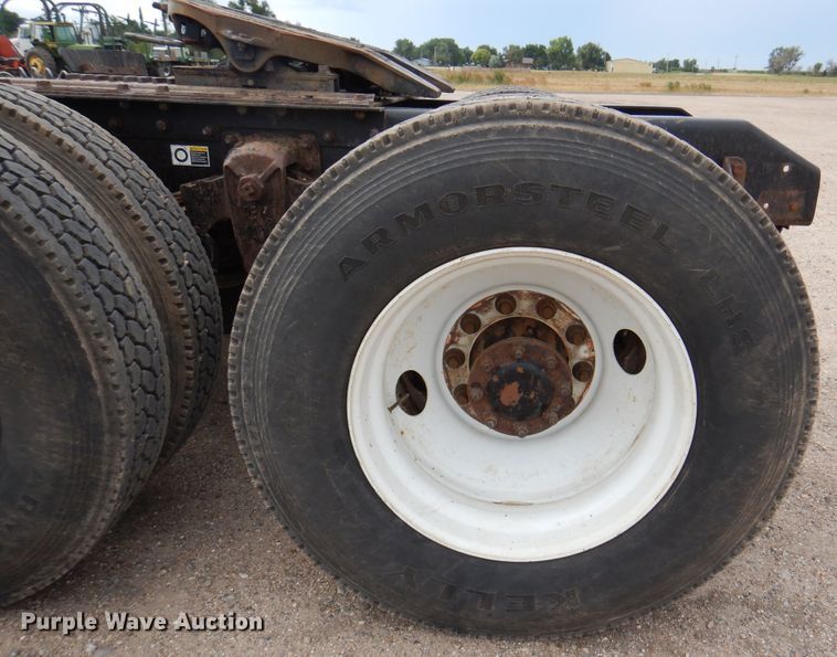 image for item DK8067 2011 Kenworth W900  semi truck