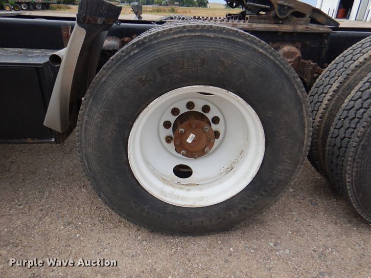 image for item DK8067 2011 Kenworth W900  semi truck