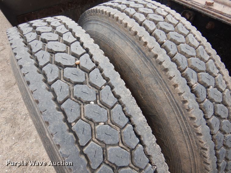 image for item DK8067 2011 Kenworth W900  semi truck