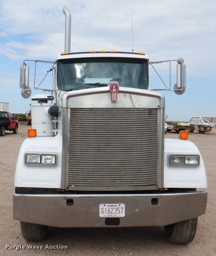 image for item DK8069 2005 Kenworth W900  semi truck