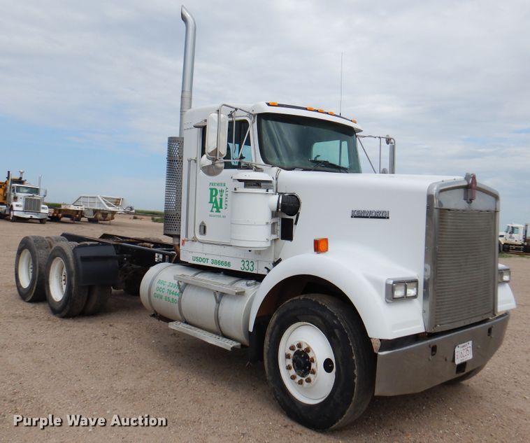 image for item DK8069 2005 Kenworth W900  semi truck