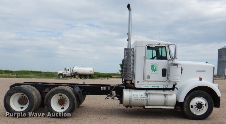 image for item DK8069 2005 Kenworth W900  semi truck