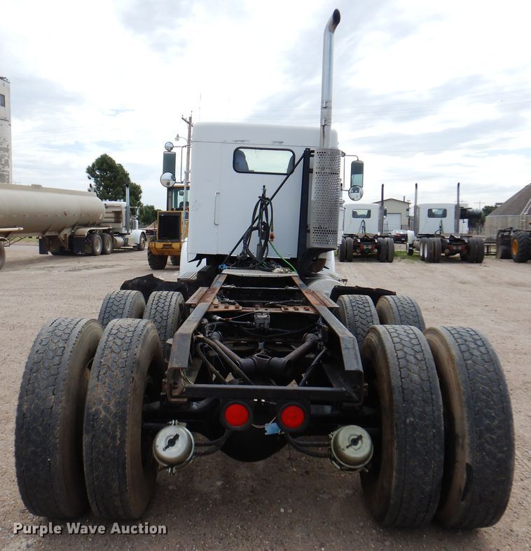 image for item DK8069 2005 Kenworth W900  semi truck