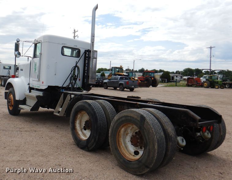 image for item DK8069 2005 Kenworth W900  semi truck
