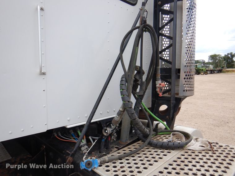 image for item DK8069 2005 Kenworth W900  semi truck