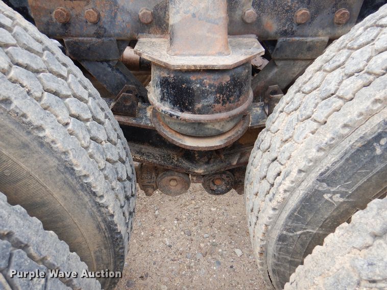 image for item DK8069 2005 Kenworth W900  semi truck