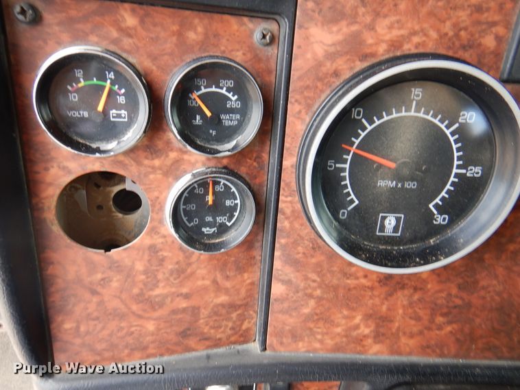 image for item DK8069 2005 Kenworth W900  semi truck