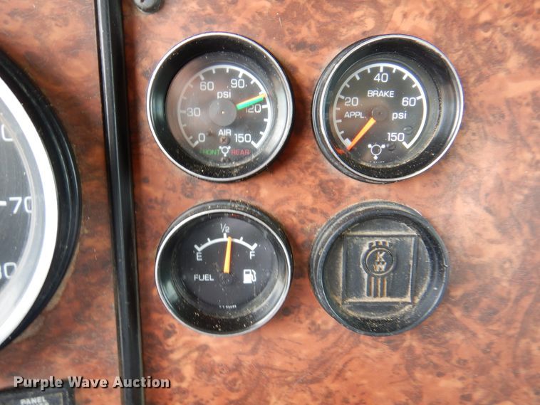 image for item DK8069 2005 Kenworth W900  semi truck