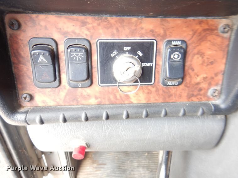 image for item DK8069 2005 Kenworth W900  semi truck