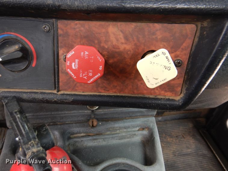 image for item DK8069 2005 Kenworth W900  semi truck