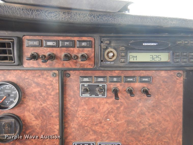 image for item DK8069 2005 Kenworth W900  semi truck