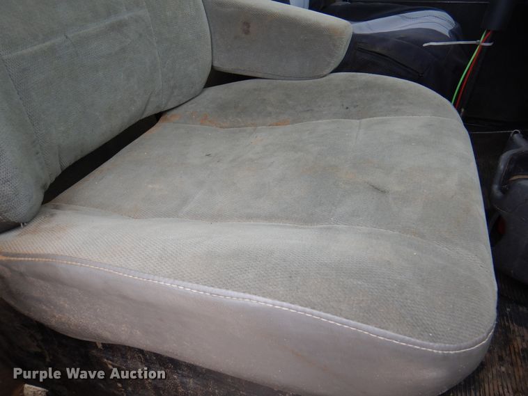 image for item DK8069 2005 Kenworth W900  semi truck