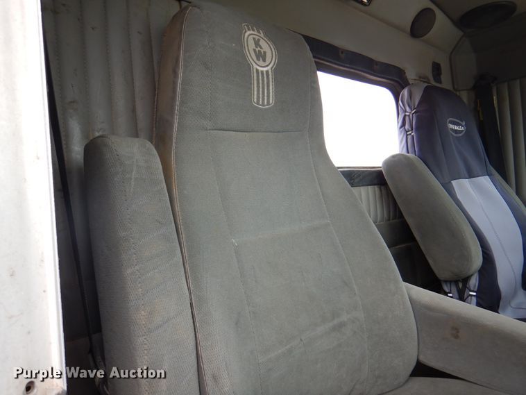 image for item DK8069 2005 Kenworth W900  semi truck