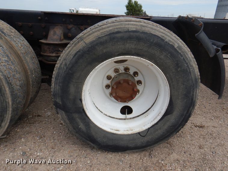 image for item DK8069 2005 Kenworth W900  semi truck