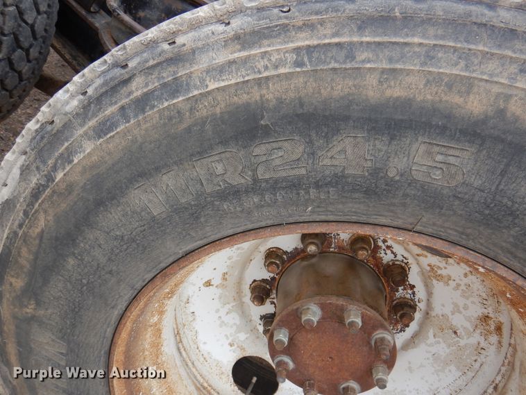 image for item DK8069 2005 Kenworth W900  semi truck