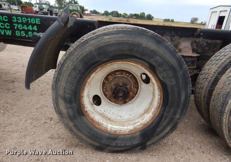 image for item DK8069 2005 Kenworth W900  semi truck