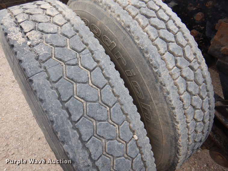 image for item DK8069 2005 Kenworth W900  semi truck