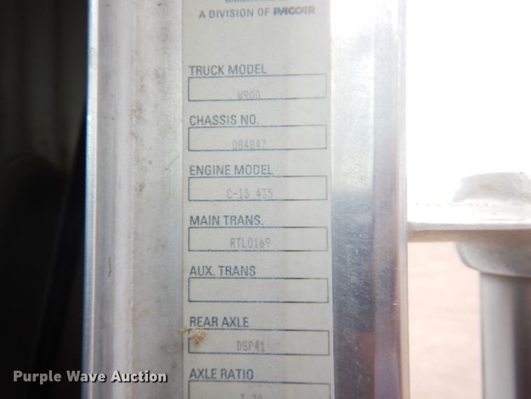 image for item DK8069 2005 Kenworth W900  semi truck