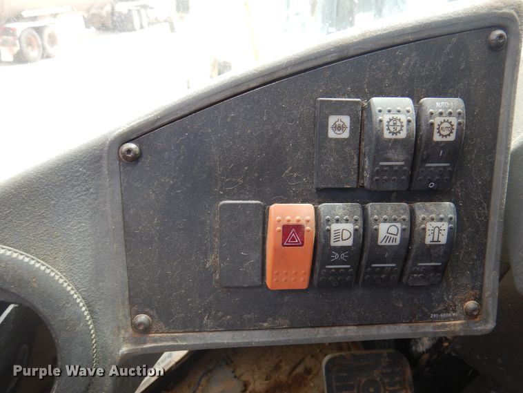 image for item DK8070 2011 Caterpillar 930H  wheel loader