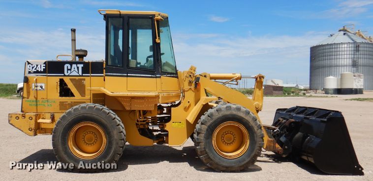 image for item DK8071 1995 Caterpillar 924F  wheel loader