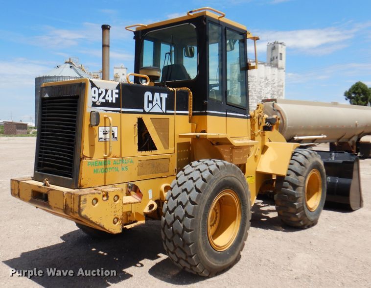 image for item DK8071 1995 Caterpillar 924F  wheel loader