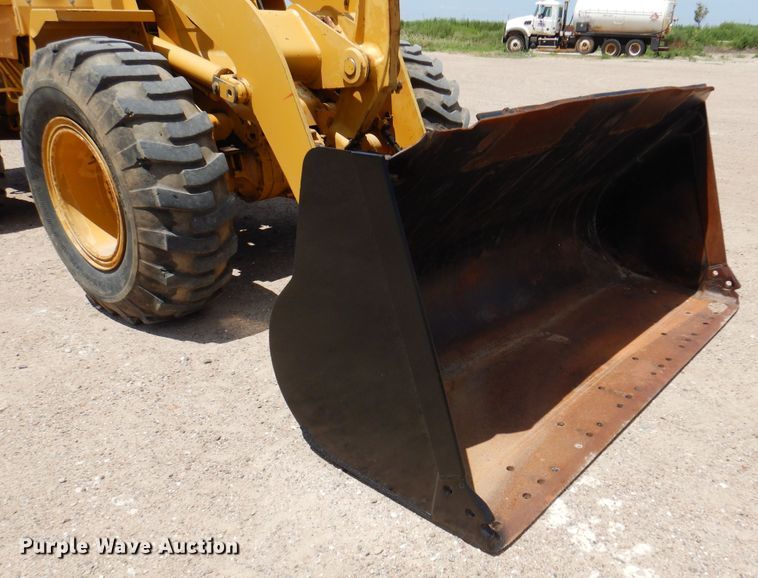 image for item DK8071 1995 Caterpillar 924F  wheel loader