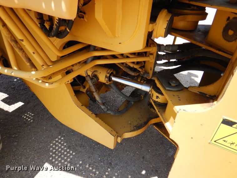 image for item DK8071 1995 Caterpillar 924F  wheel loader