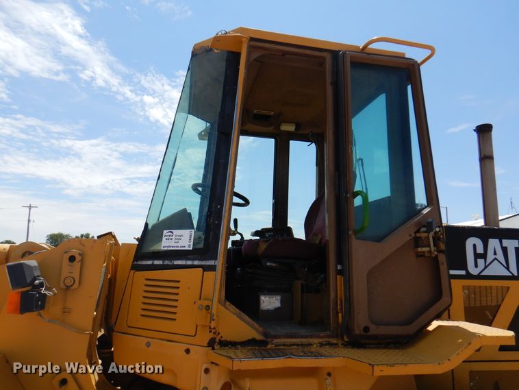 image for item DK8071 1995 Caterpillar 924F  wheel loader