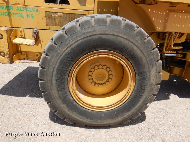 image for item DK8071 1995 Caterpillar 924F  wheel loader