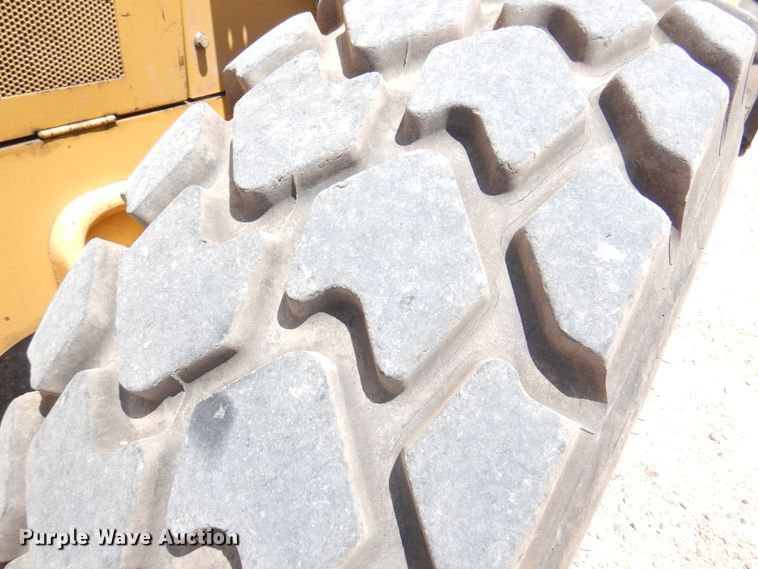 image for item DK8071 1995 Caterpillar 924F  wheel loader