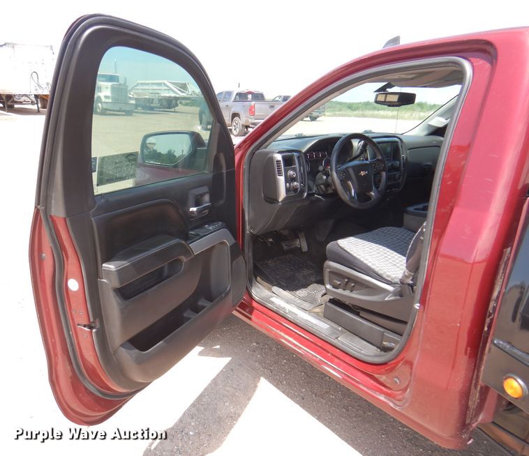 image for item DK8072 2015 Chevrolet Silverado 1500  flatbed pickup truck